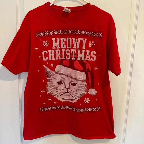 Meowy Christmas grumpy cat T-shirt. Unisex size large - Picture 1 of 5